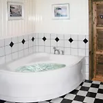 6 Bedroom Beautiful Home In Farsund *